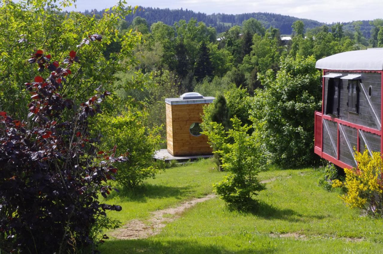 Les Roulottes Et Cabanes Du Livradois Guest House Cunlhat Luaran gambar